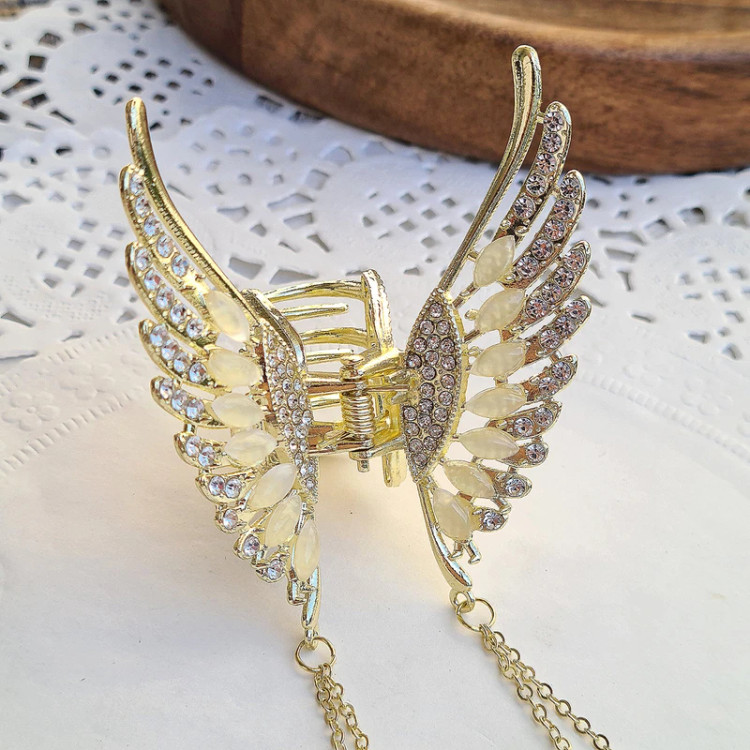 کلیپس مو زنانه مدل بال فرشته آویزدار نمای نزدیک