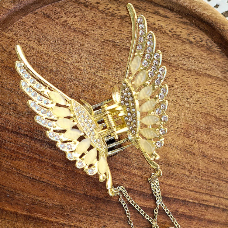 کلیپس مو زنانه مدل بال فرشته آویزدار نمای روبرو