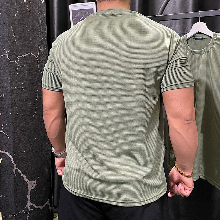 تیشرت بیسکویتی رنگ سدری نمای پشت