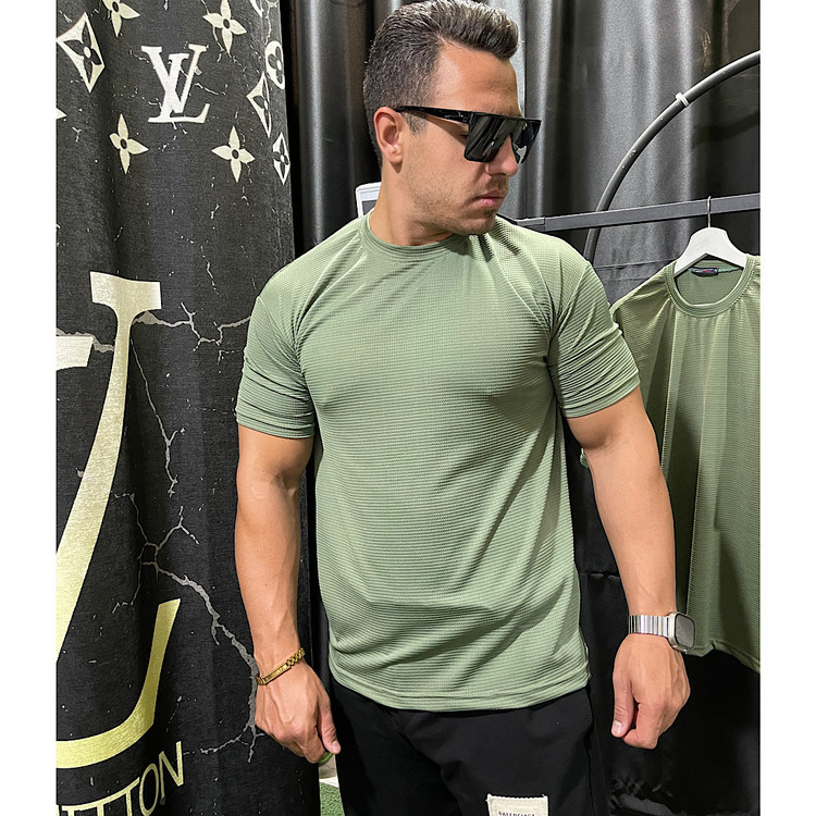 تیشرت بیسکویتی رنگ سدری نمای بغل