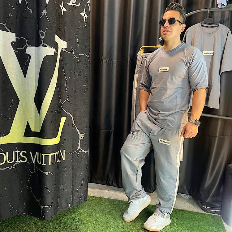 ست تیشرت شلوار مردانه بیسیک نوارکنفی رنگ طوسی نمای جلو