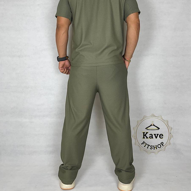 ست تیشرت و شلوار مردانه مدل بیسکویتی سبز زیتونی نمای پشت