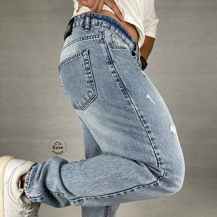 جزئیات دوخت شلوار جین مردانه مدل مام فیت رنگ آبی روشن