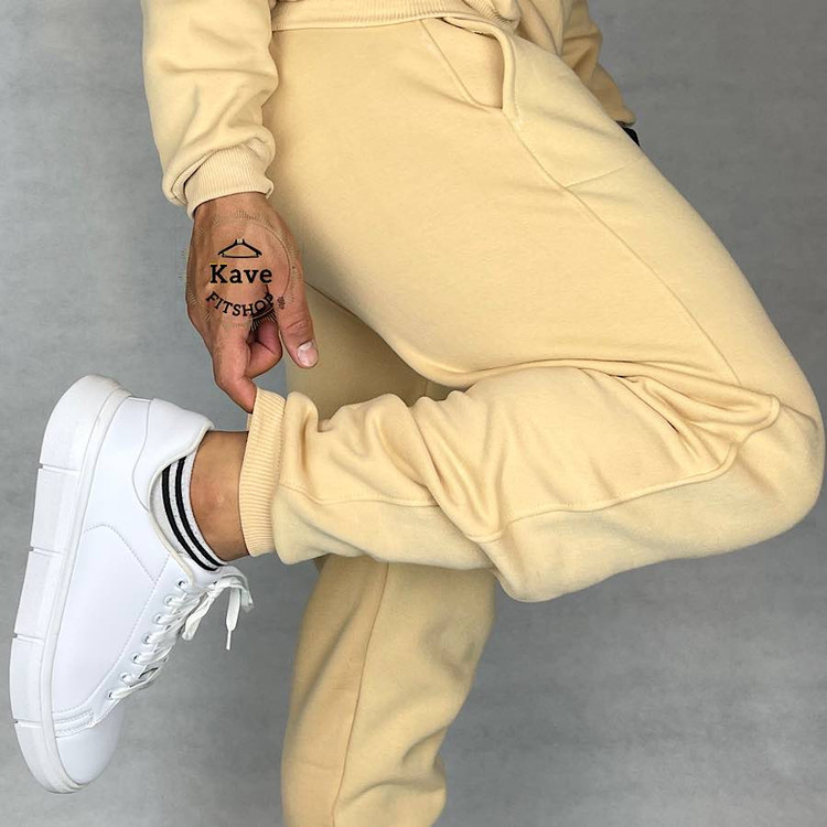 ست مردانه دورس شلوار مدل بیسیک جاگر کرم | بالنسیاگا نمای کشباف