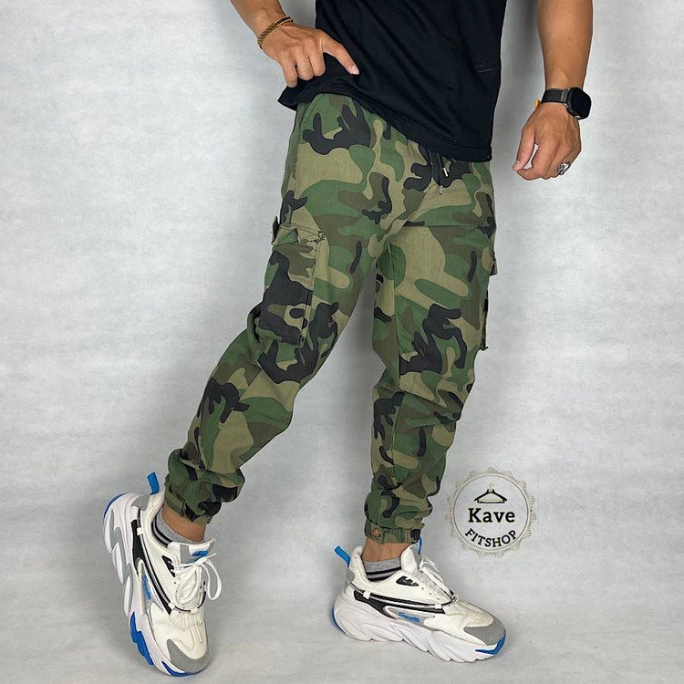 شلوار مردانه مدل کارگو طرح چریکی دمپا کش سبز نمای راست