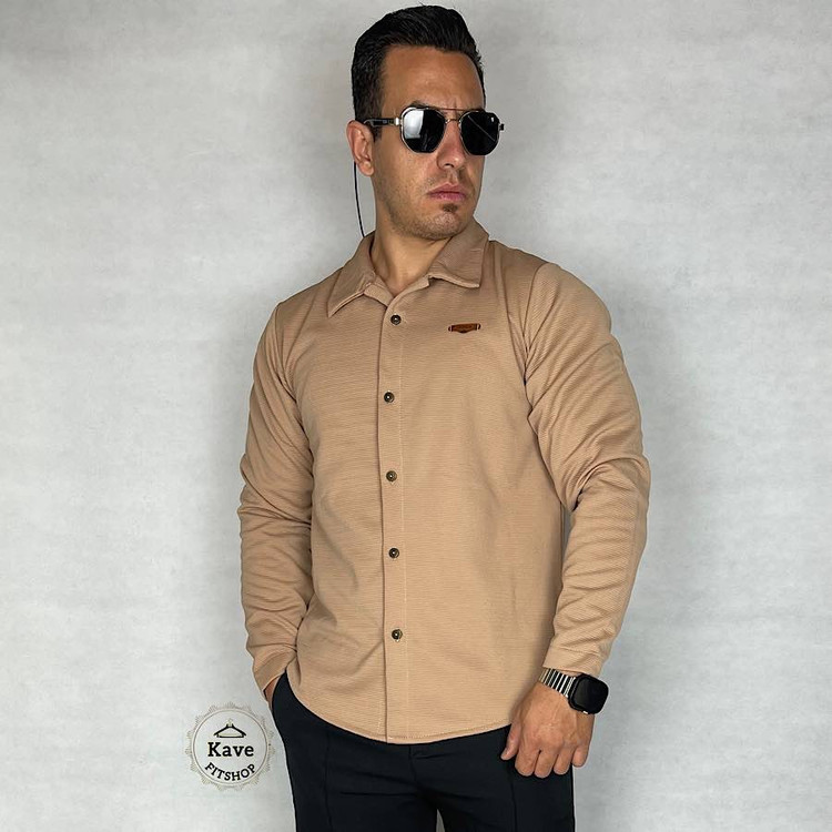 پیراهن مردانه کبریتی داخل کرکی آستین بلند نسکافهای با فیت معمولی و دوخت تمیز مزونی مناسب پاییز و زمستان نمای روبرو